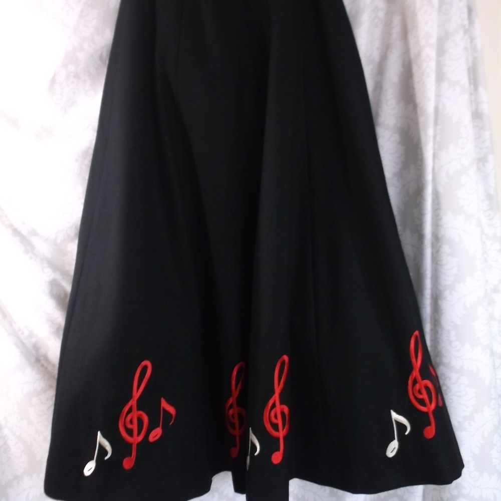 Vtg Tokyo “Poodle Skirt” musical notes XS